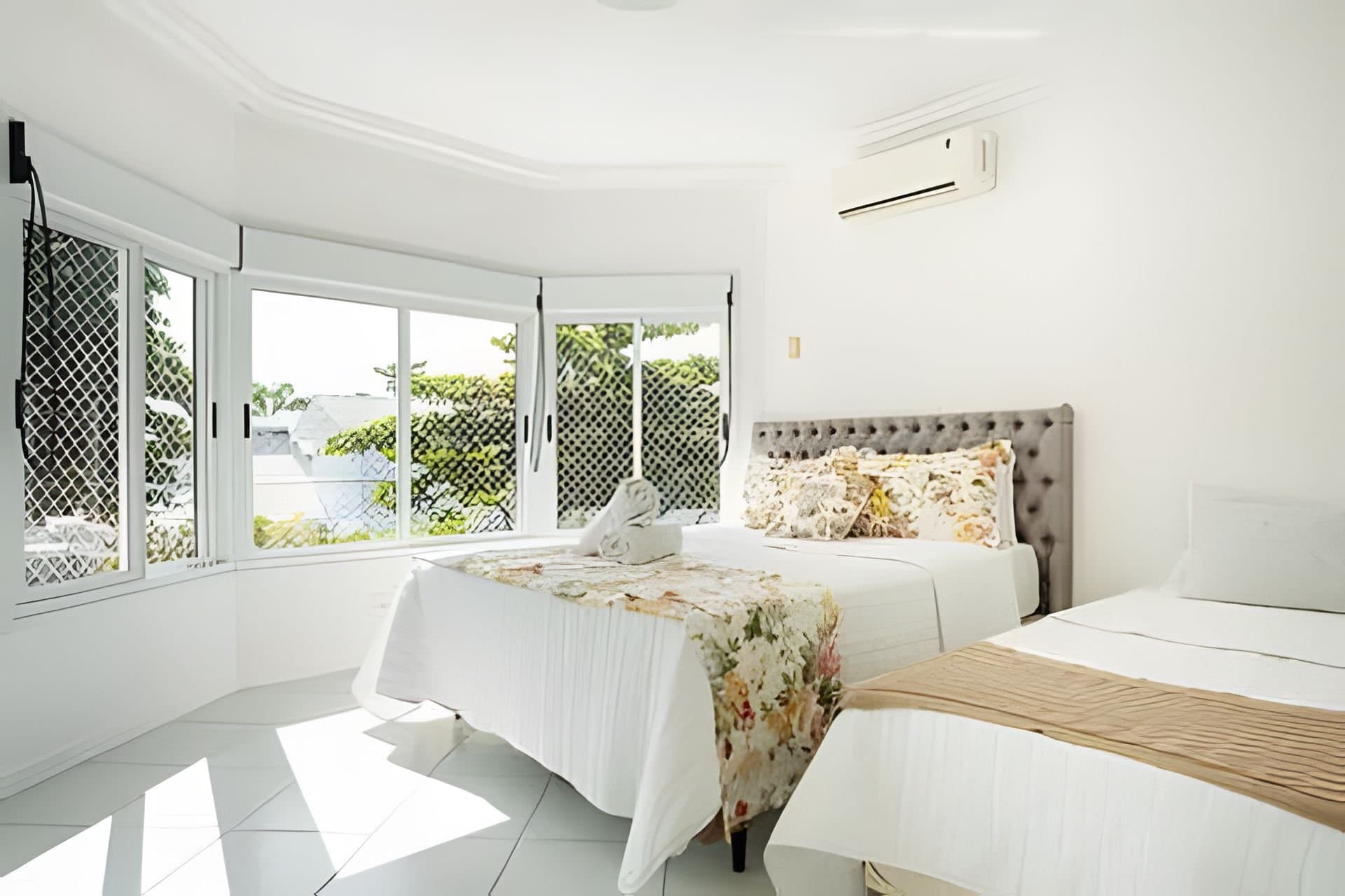 Casa Anchovas, Jurerê Internacional, a cerca de 50 metros do mar